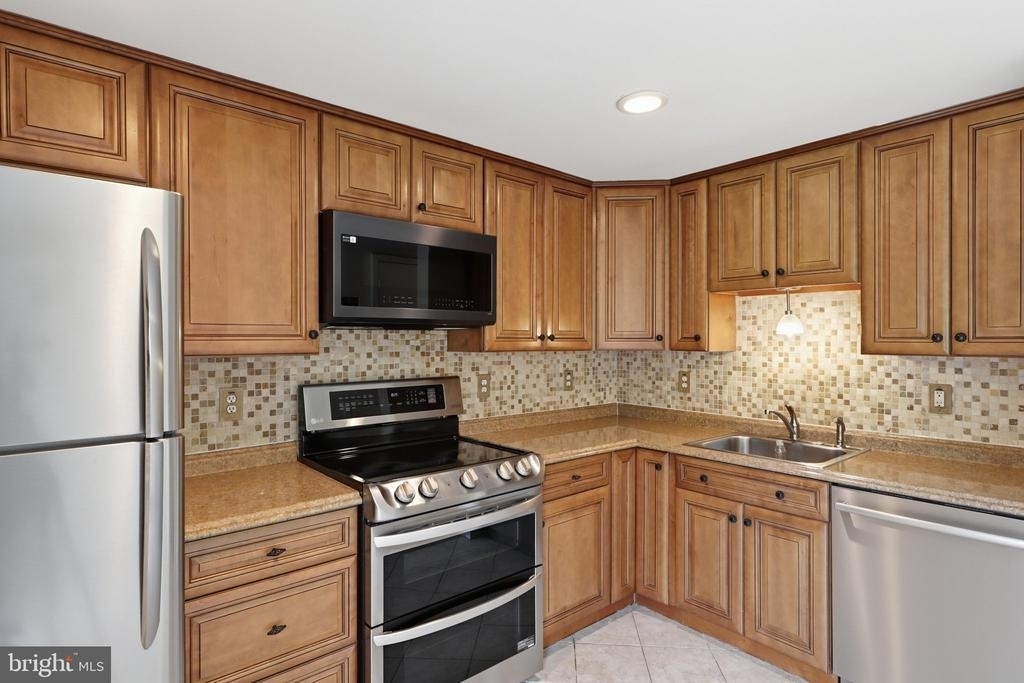 9504 Dunbrook Court - Photo 5