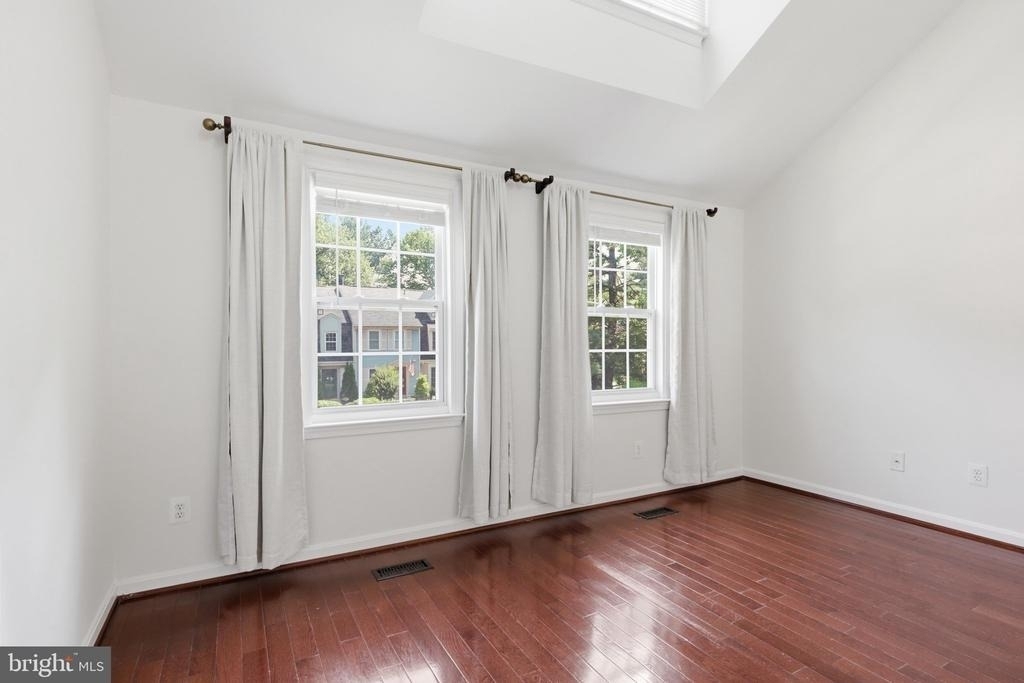 9504 Dunbrook Court - Photo 8