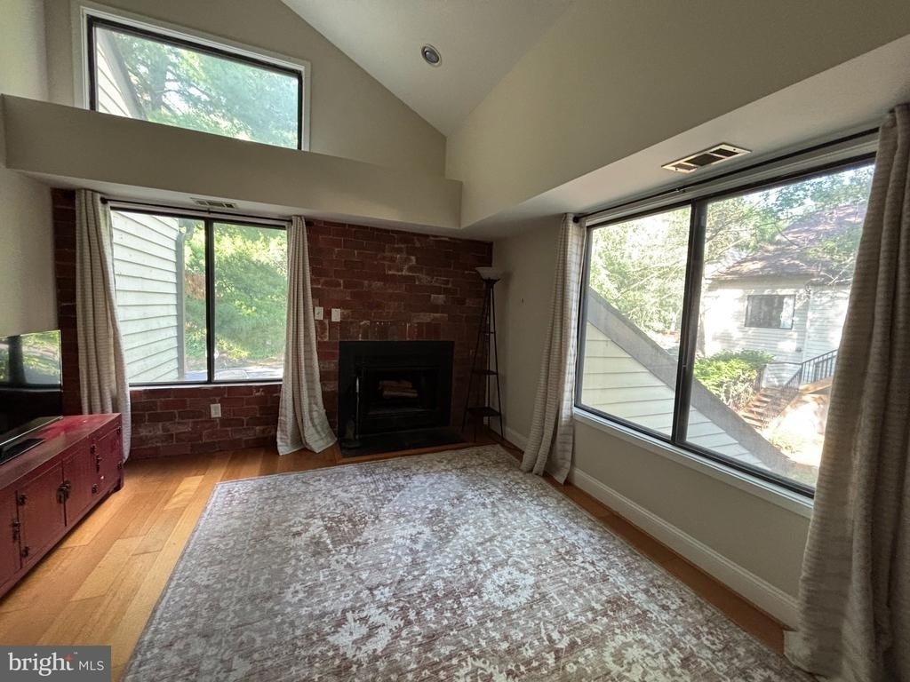 9966 Hellingly Place - Photo 4