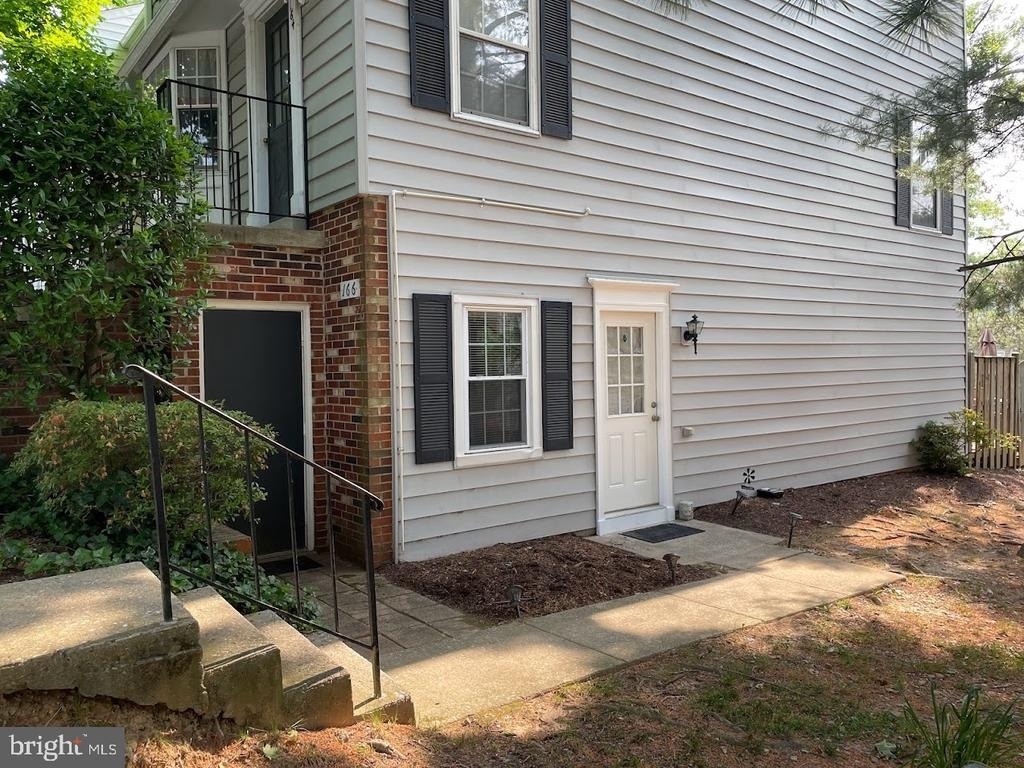166 Crossbow Lane - Photo 0