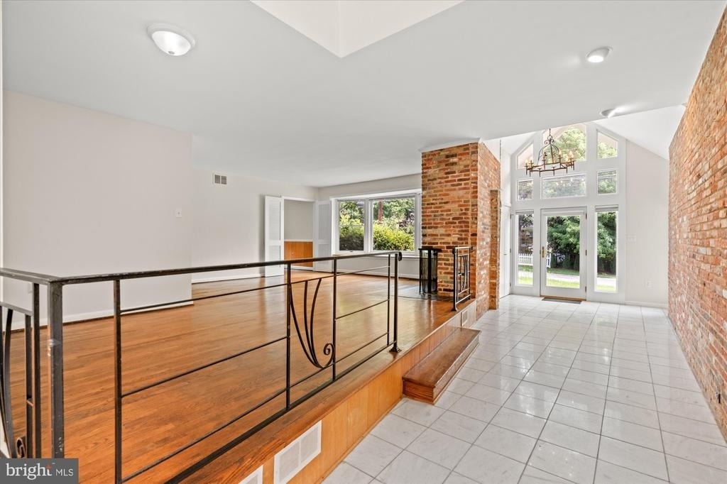 7504 Radnor Road - Photo 6