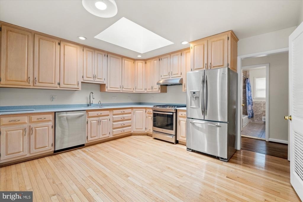 7504 Radnor Road - Photo 15