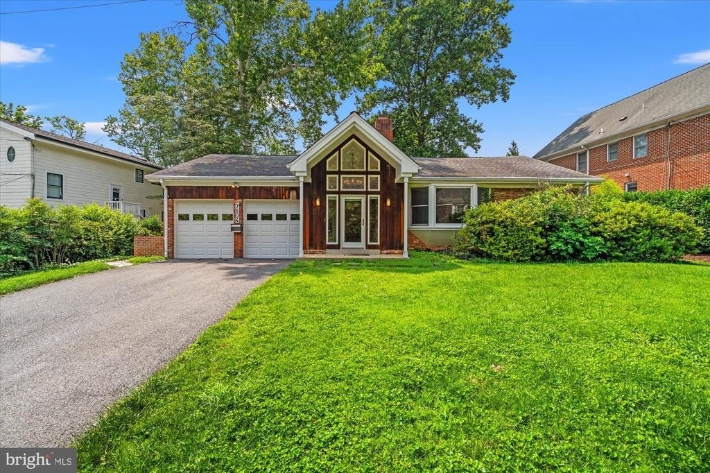7504 Radnor Road - Photo 0