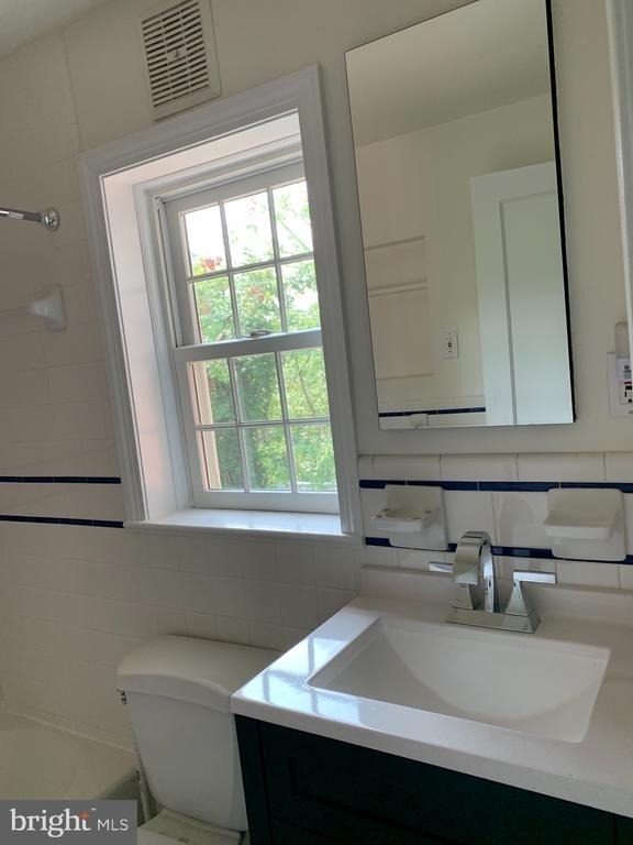 3120 Winnett Road - Photo 10