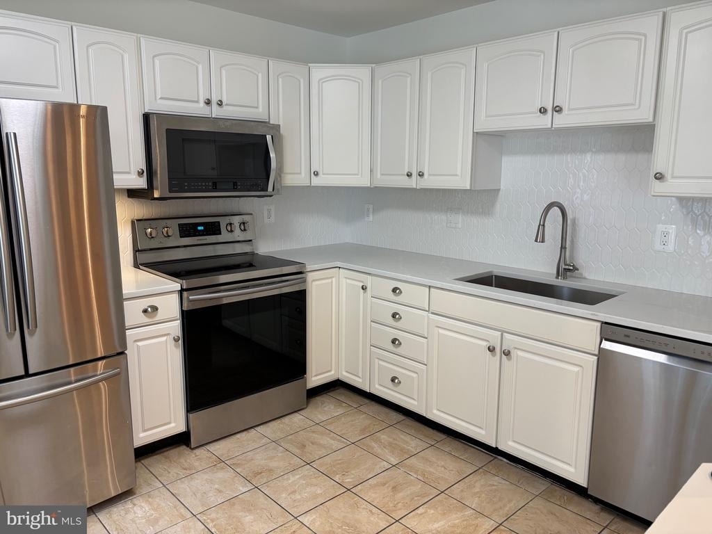 25905 Ridge Manor Drive - Photo 1
