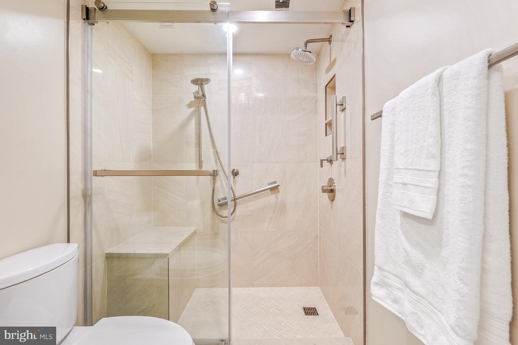 7401 Westlake Terrace - Photo 28