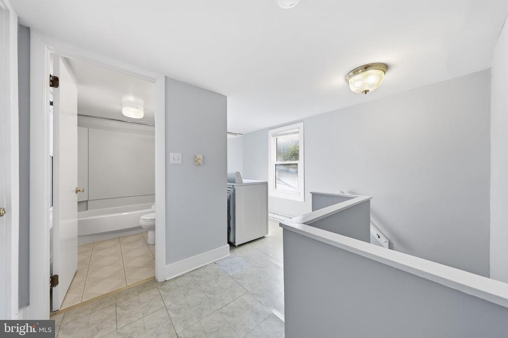 101 W 5th Street W - Photo 12