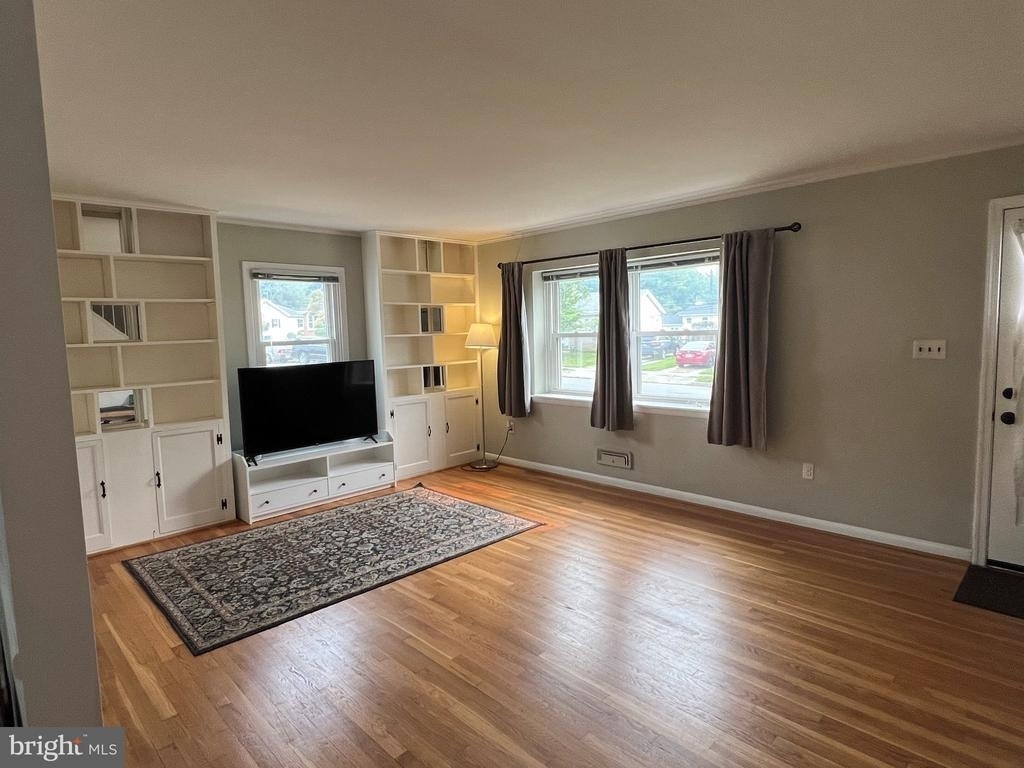 6017 Black Friars Circle - Photo 2