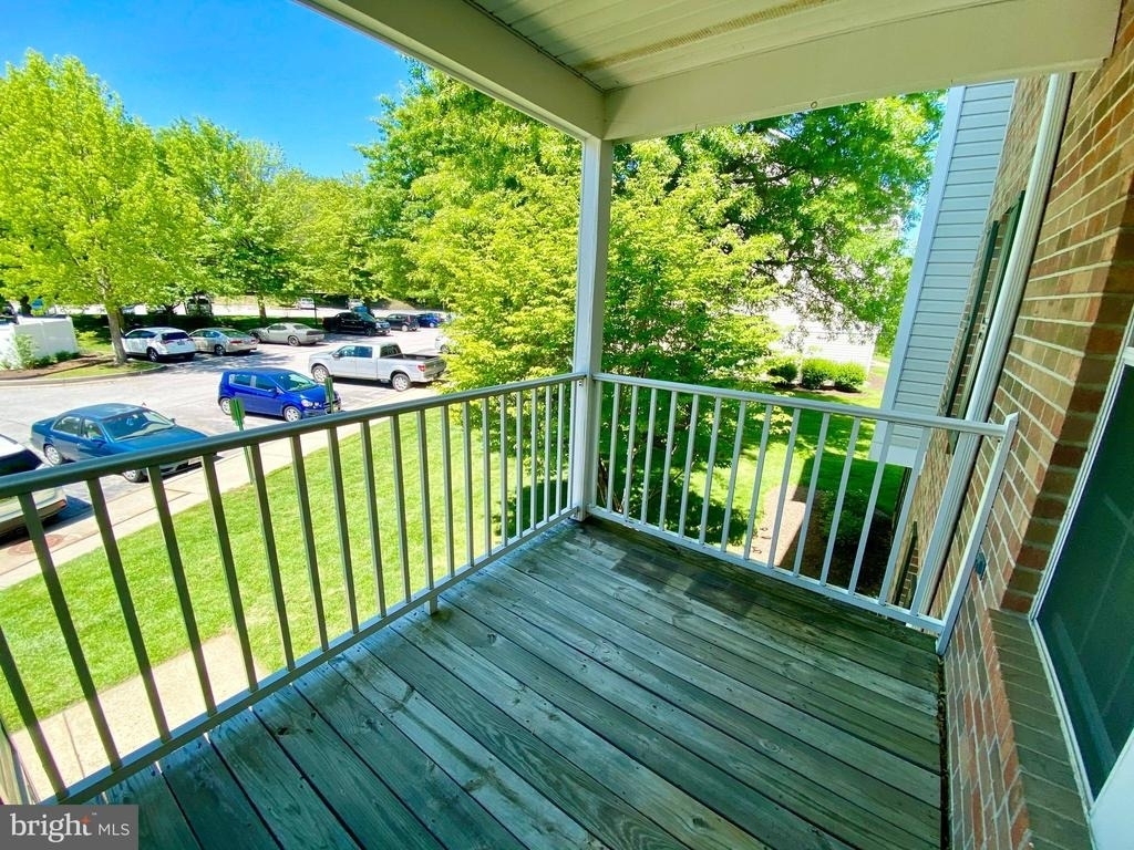 9105 Lincolnshire Court - Photo 3