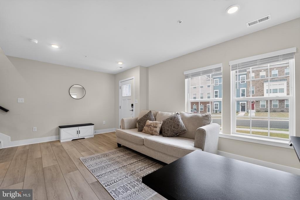1808 Parham Way - Photo 2