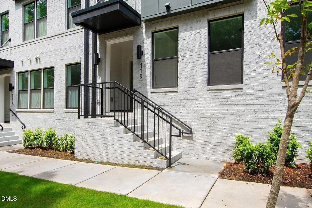 119 N Franklin Street - Photo 0