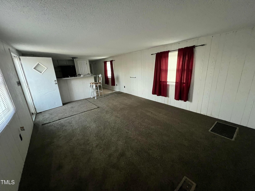 1638 Lickskillet Road - Photo 4