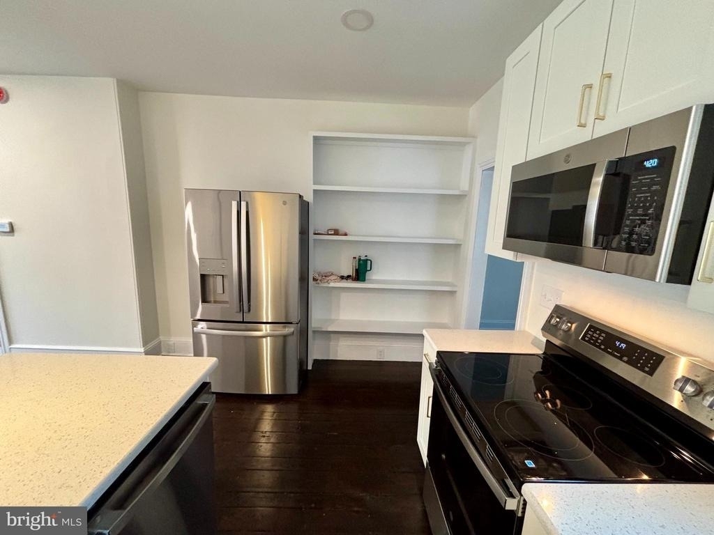 41 W 5th Street - Photo 4
