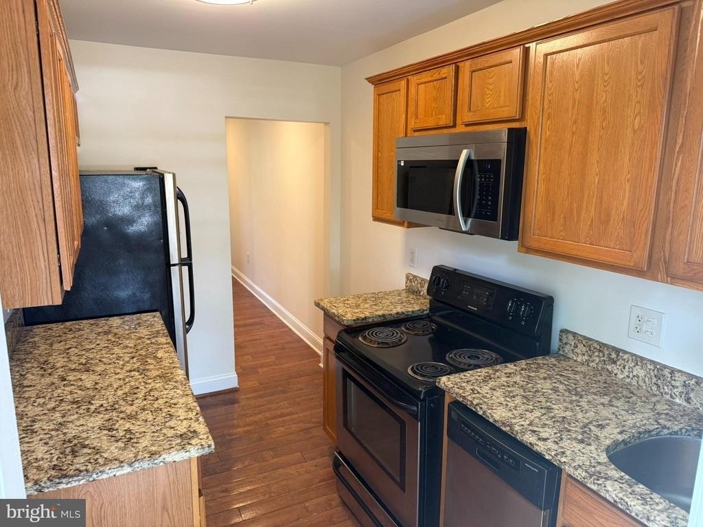 5501 Foote St. Ne - Photo 3