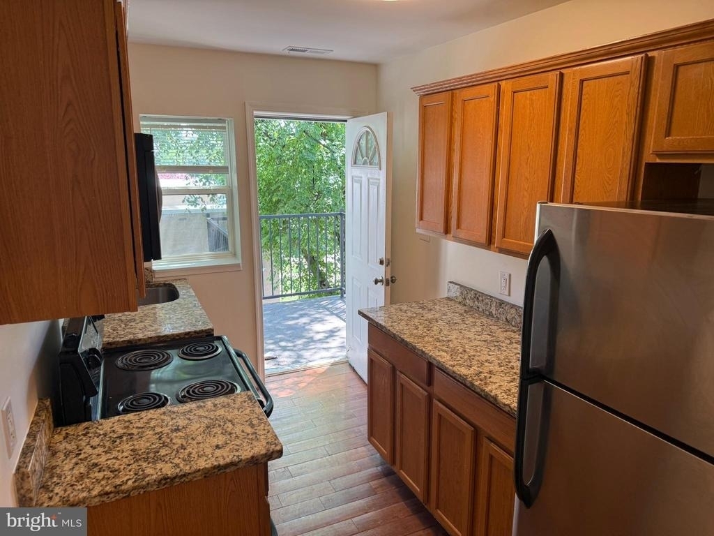 5501 Foote St. Ne - Photo 6