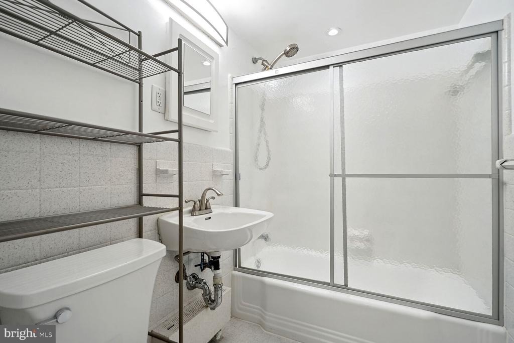 940 25th Street Nw - Photo 9