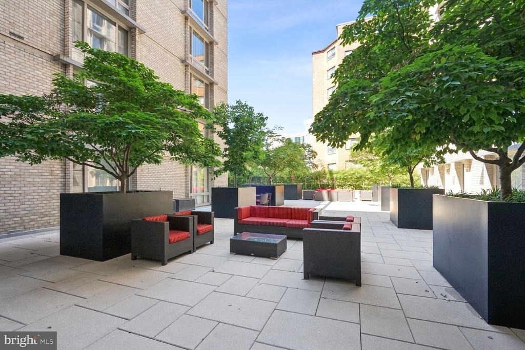 940 25th Street Nw - Photo 16