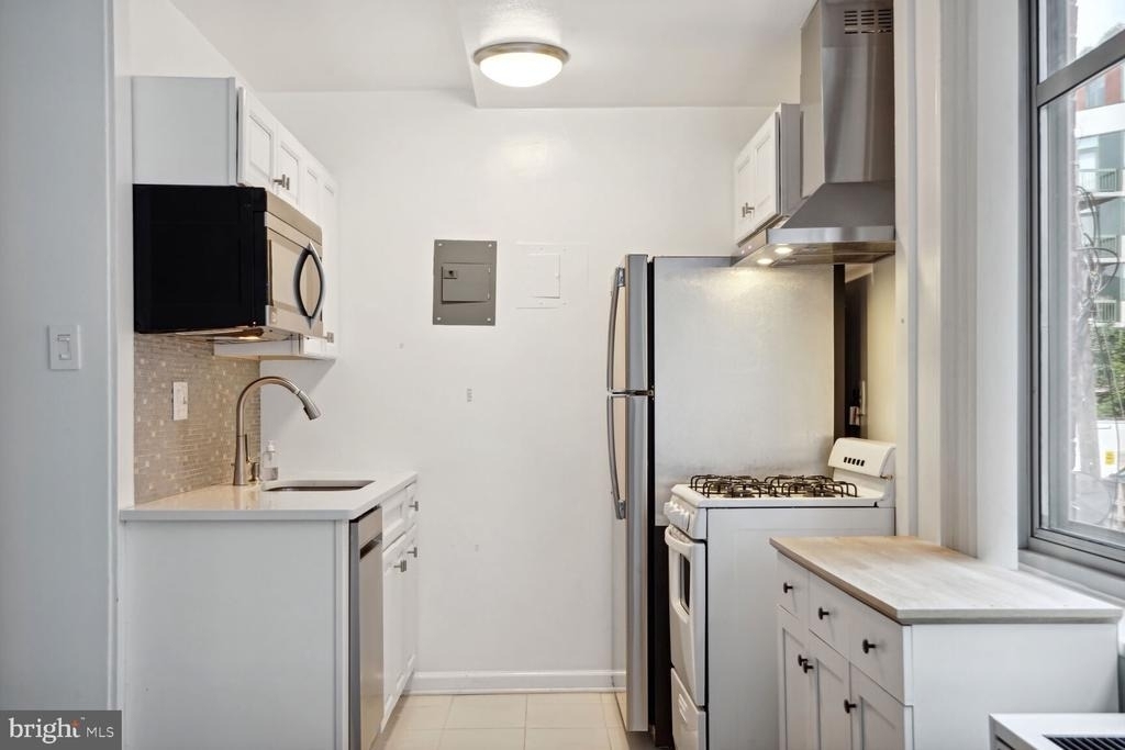 940 25th Street Nw - Photo 5