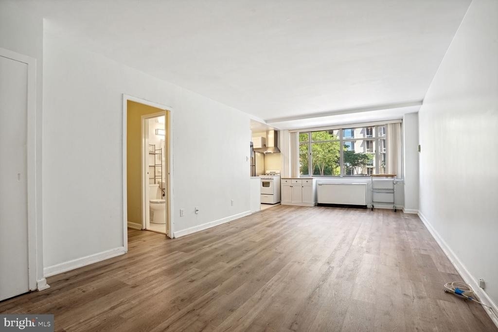 940 25th Street Nw - Photo 2