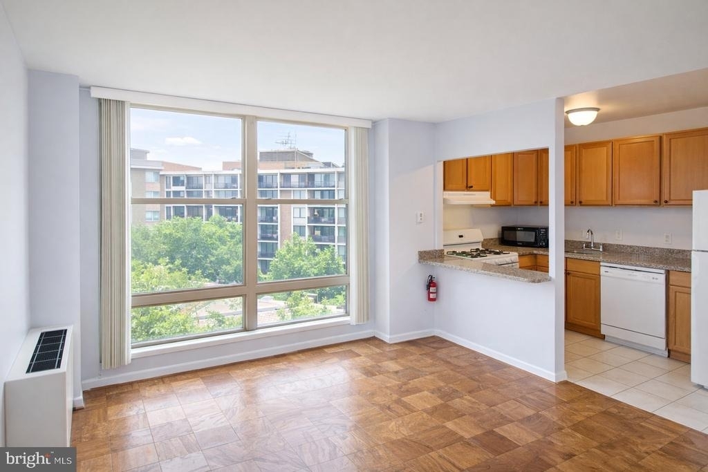 1260 21st Street Nw - Photo 1