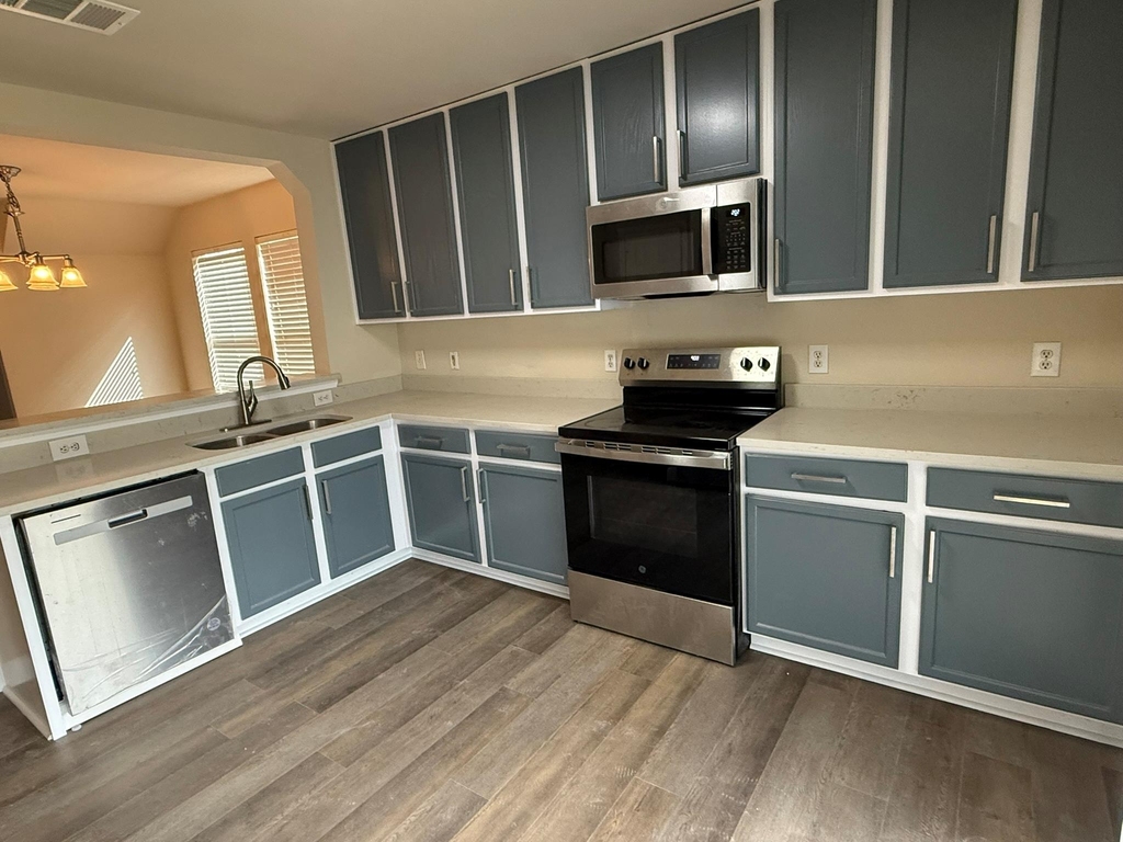 1608 Anise Dr - Photo 5