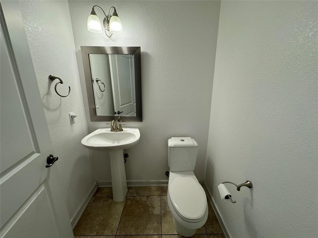 1925 Zach Scott St - Photo 6