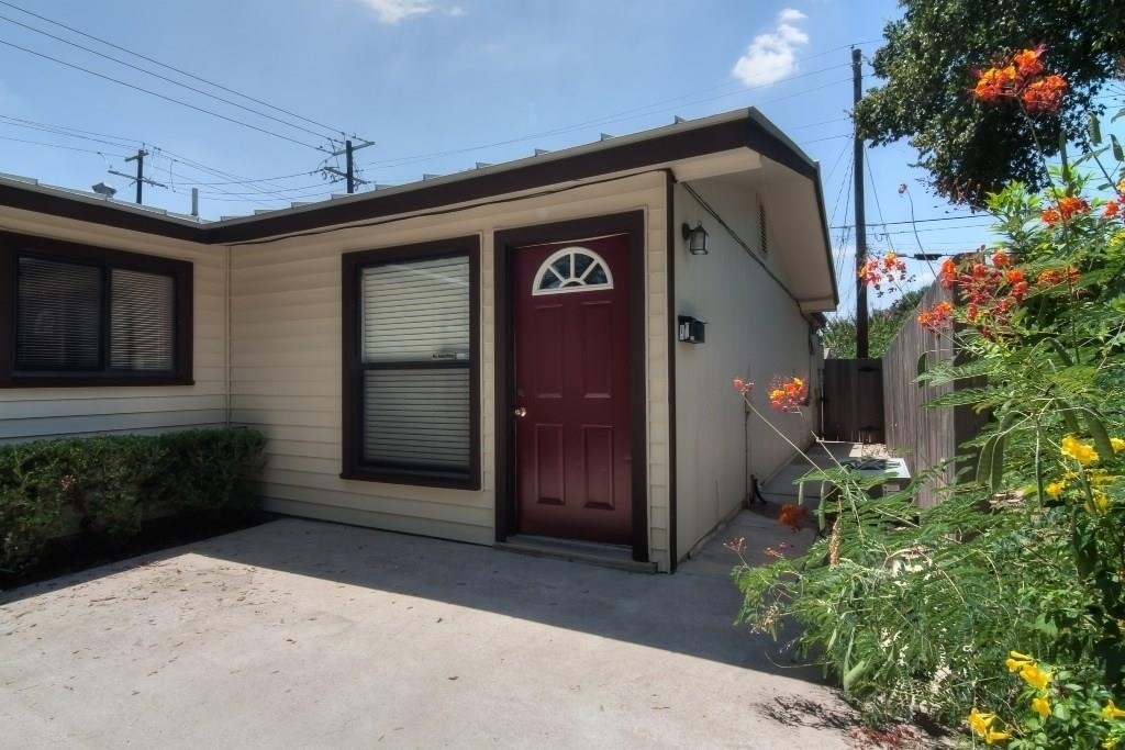 1615 Westmoor Dr - Photo 0