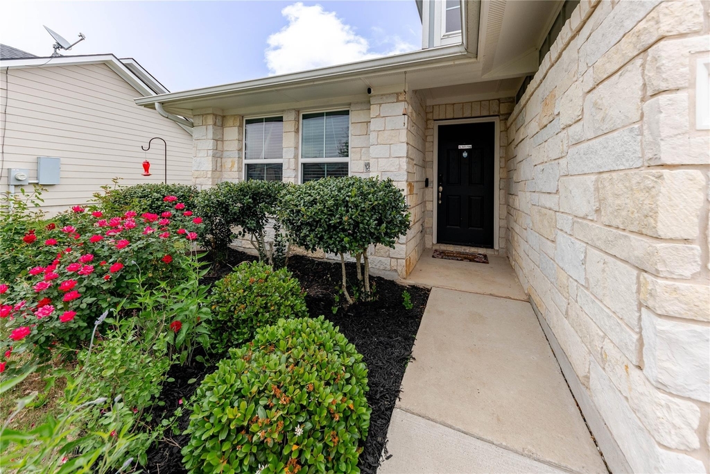 303 Schuyerville Dr - Photo 4
