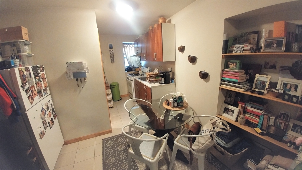 146 East Broadway - Photo 3
