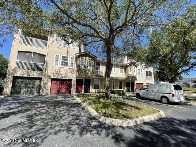 10075 Gate Parkway - Photo 2