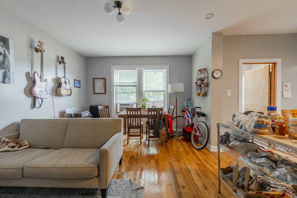 1414 W Pratt Boulevard - Photo 2