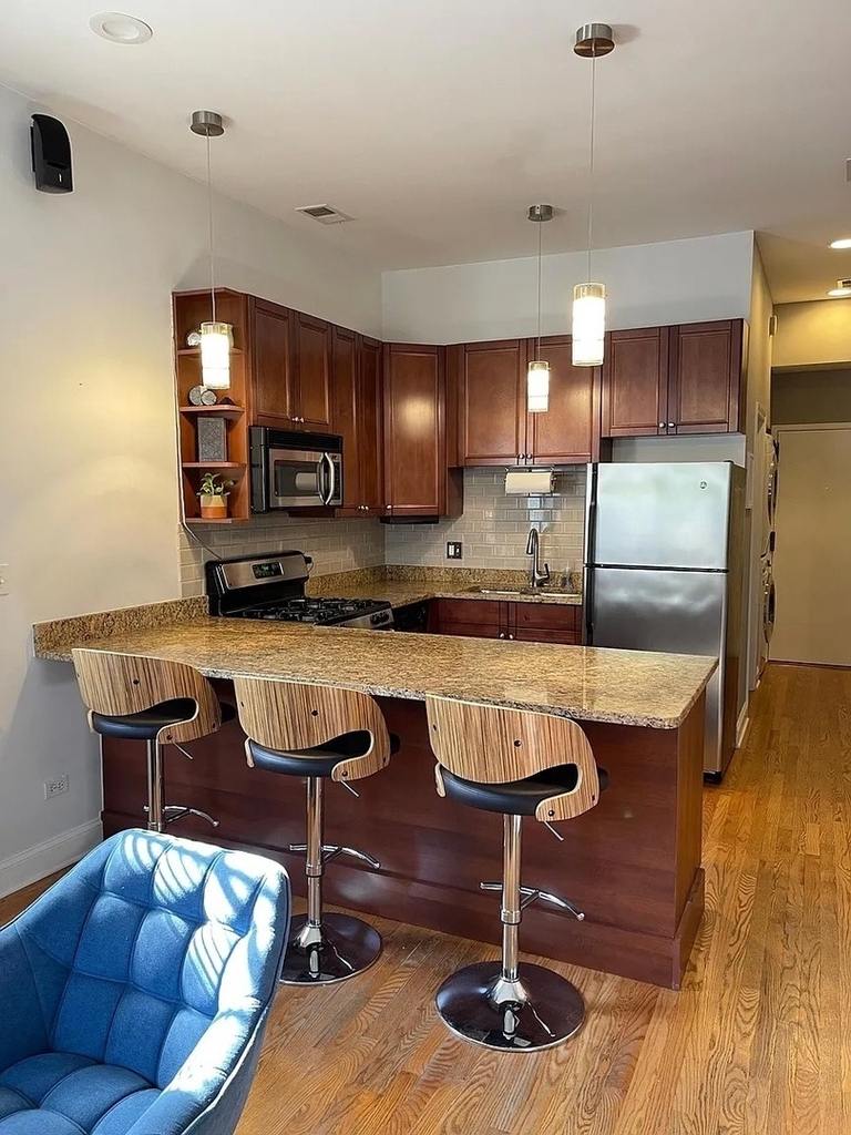 2025 W Erie Street - Photo 3