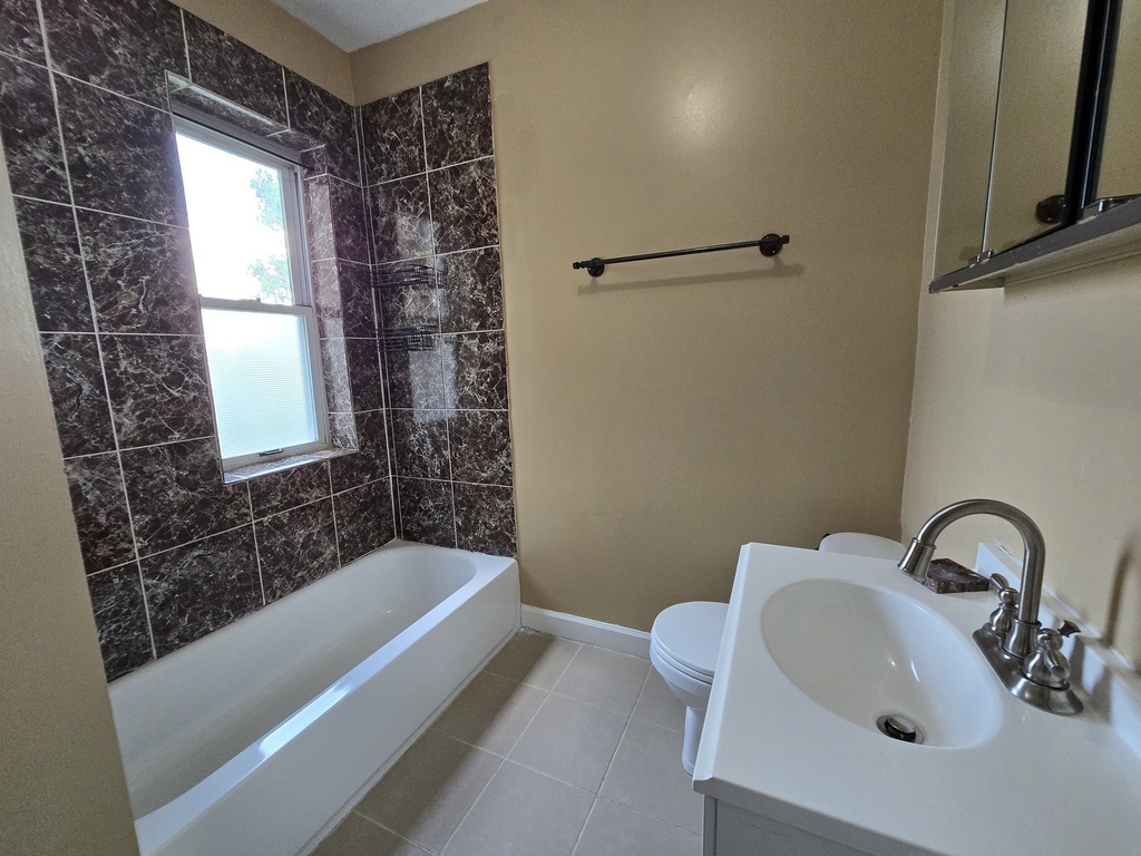 834 N Christiana Avenue - Photo 11