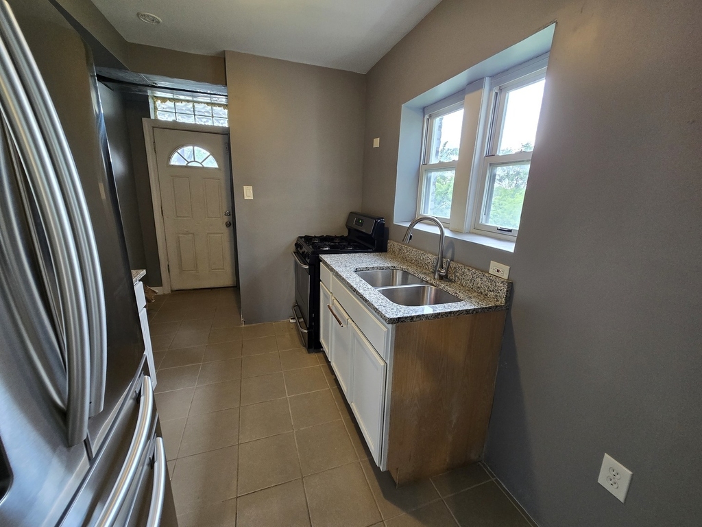 834 N Christiana Avenue - Photo 15