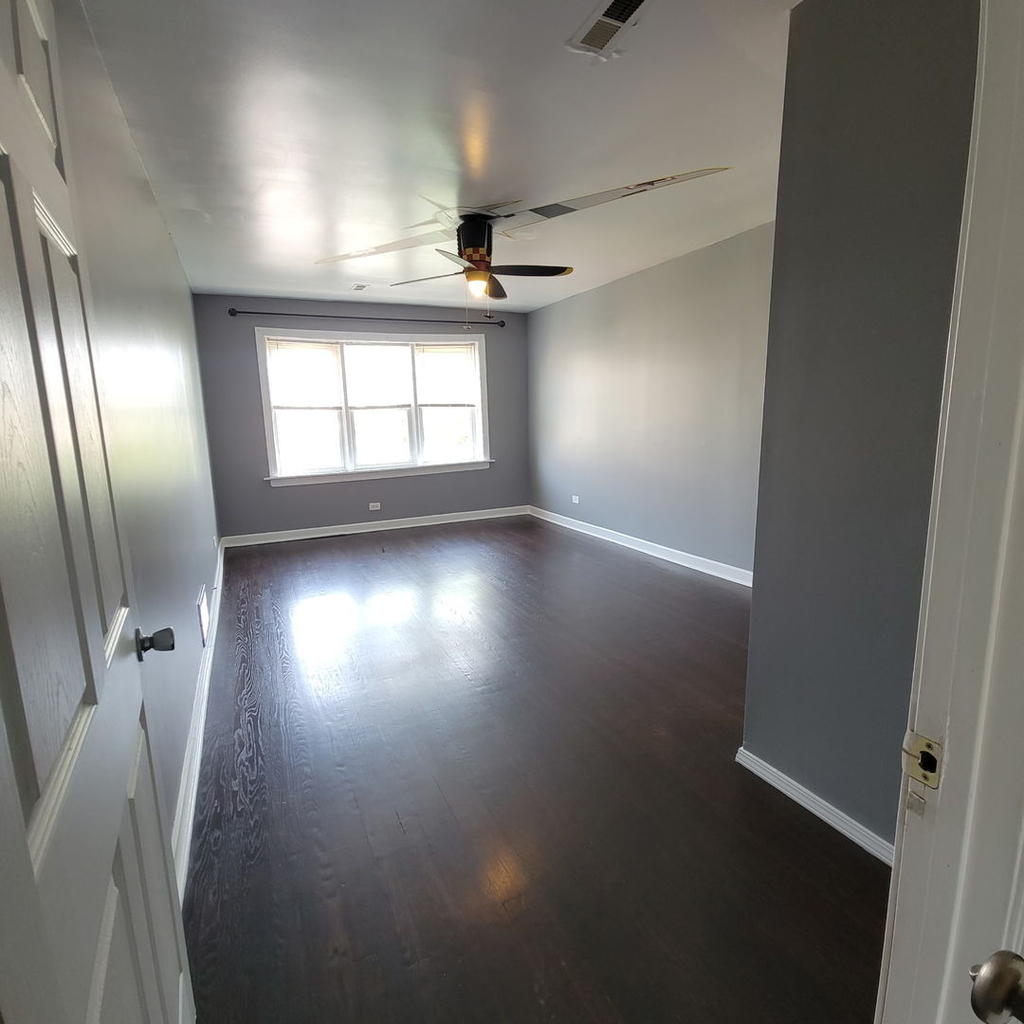 834 N Christiana Avenue - Photo 2