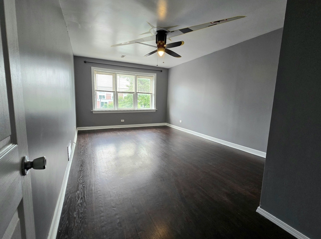 834 N Christiana Avenue - Photo 3