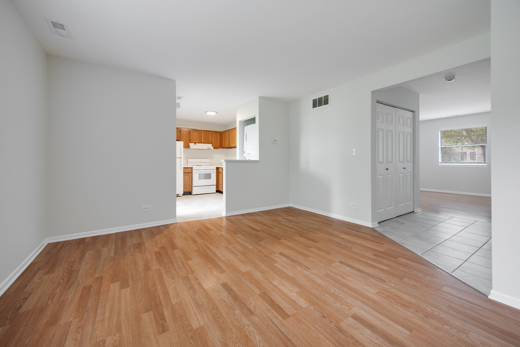 546 E Shag Bark Lane - Photo 2