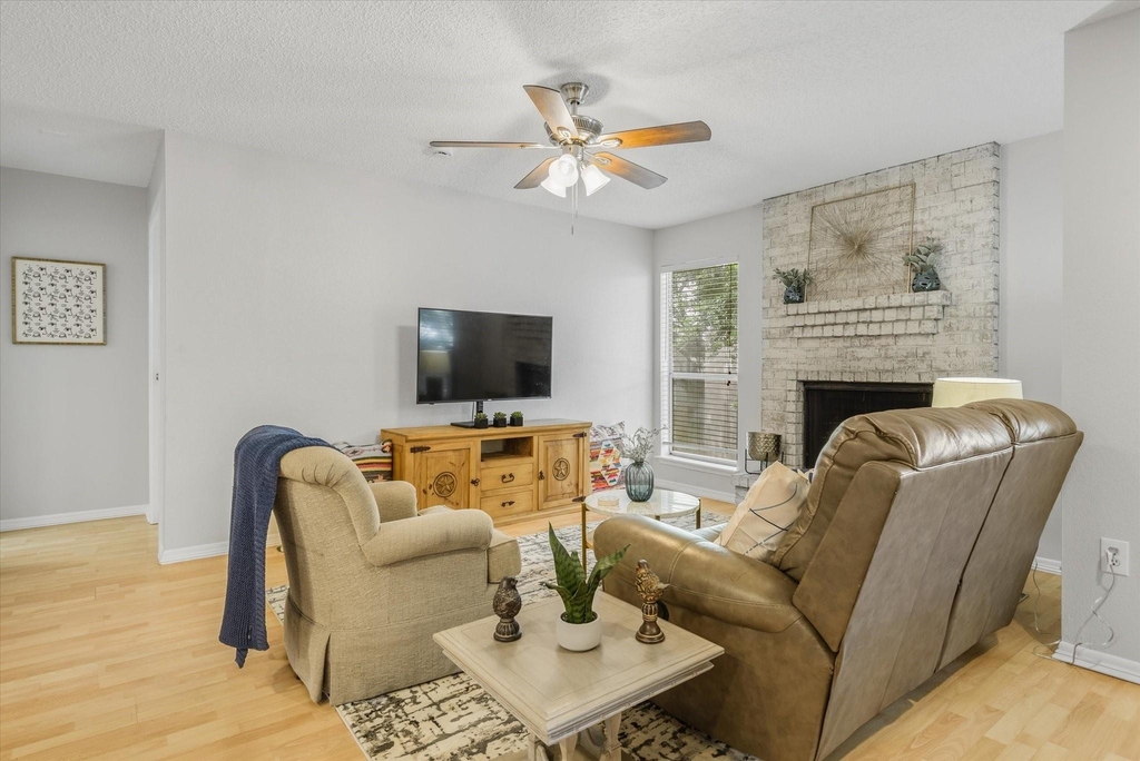 260 El Dorado Boulevard - Photo 2