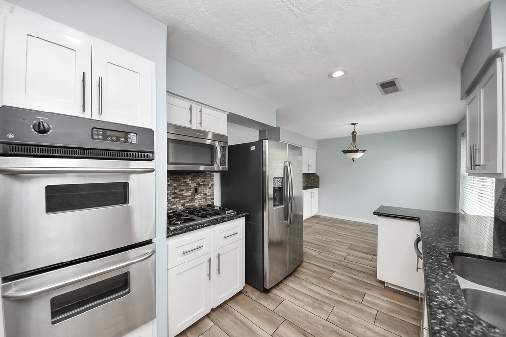 5954 Beaudry Drive - Photo 11