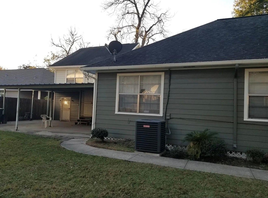 924 Kelley Street - Photo 0
