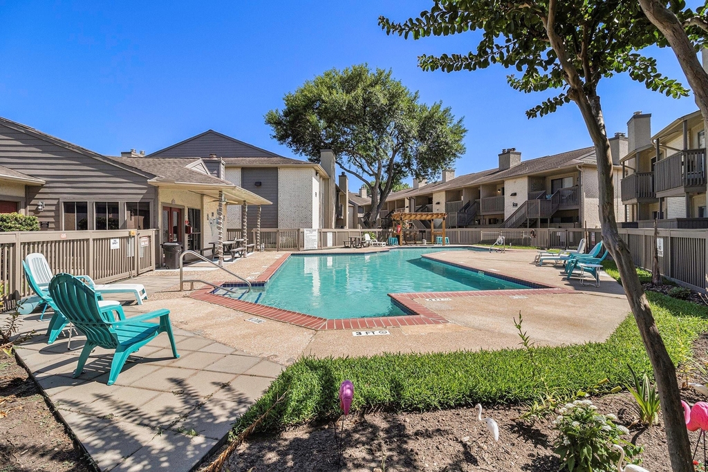 1900 Bay Area Boulevard - Photo 18