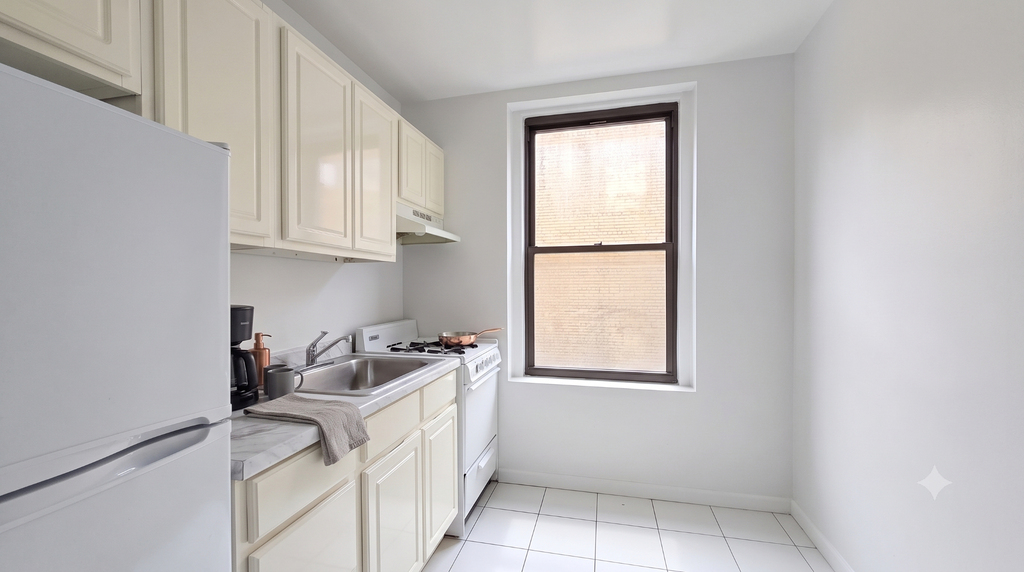 4960 Broadway - Photo 2