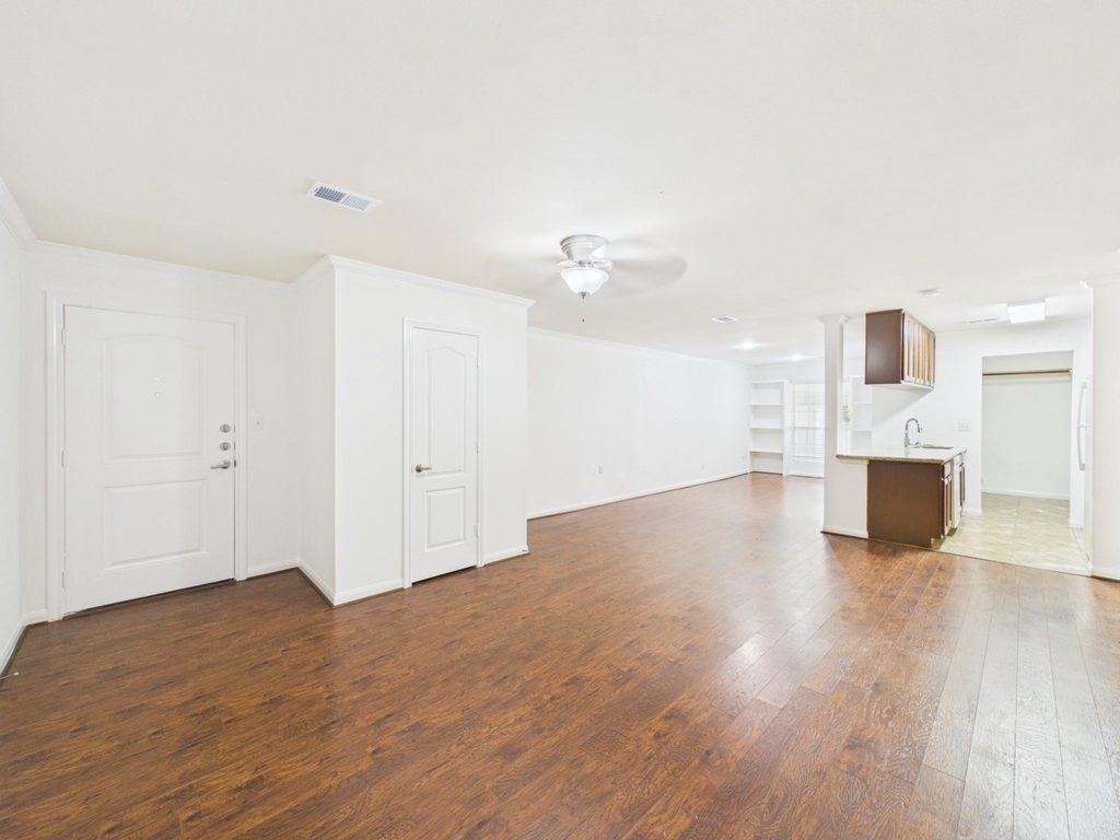 5333 Richmond Avenue - Photo 1