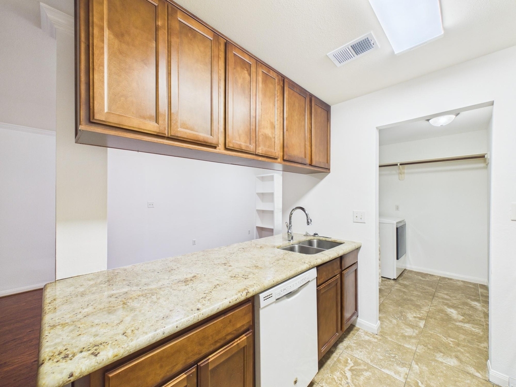 5333 Richmond Avenue - Photo 8