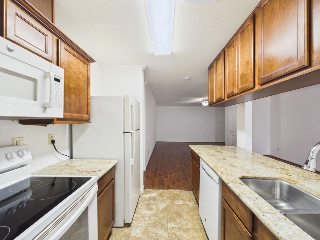 5333 Richmond Avenue - Photo 10