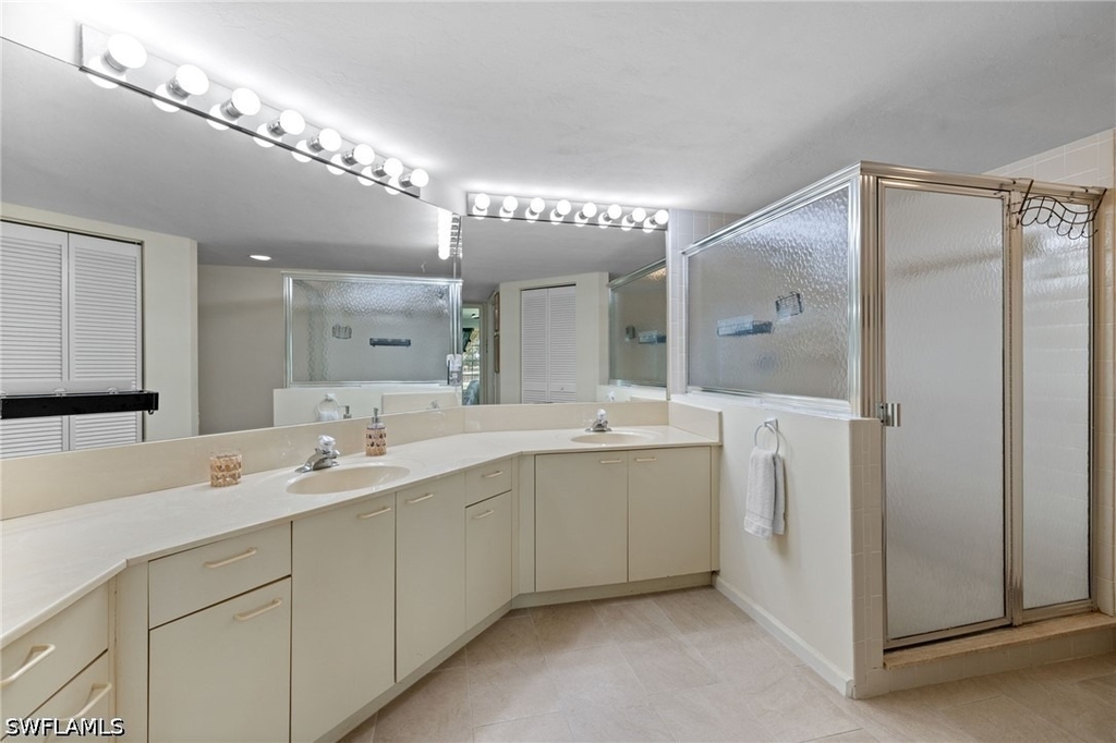 6290 Bellerive Avenue - Photo 17