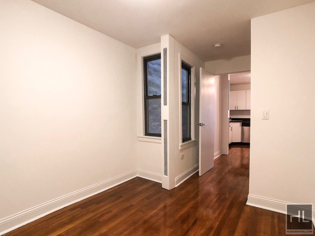 East 89 Street - Photo 1