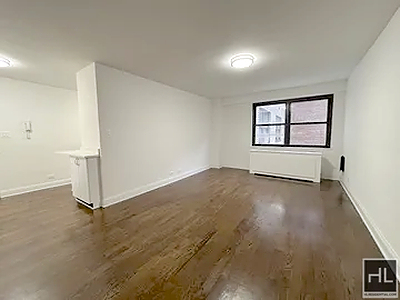 East 16 Avenue - Photo 1