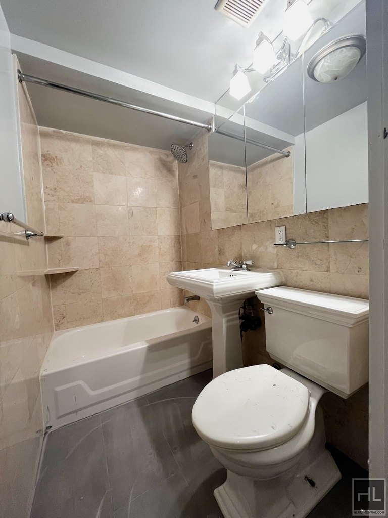 East 5 Street - Photo 2
