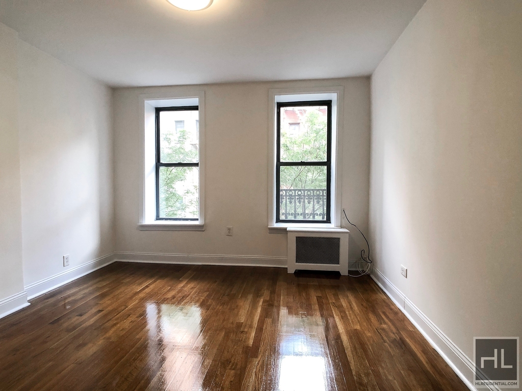 East 89 Street - Photo 0